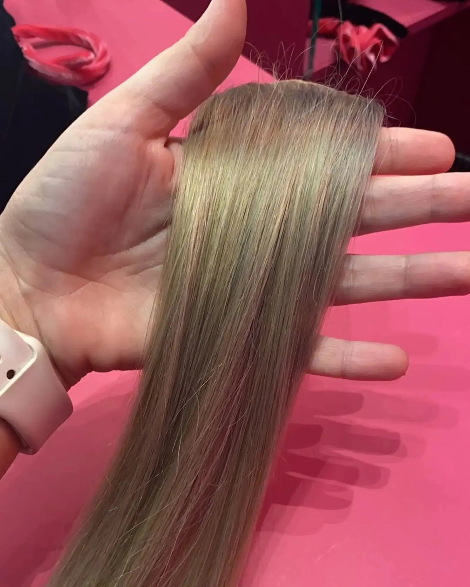 Aplique Tic Tac Invisi MOJO – Loiro Medio 55cm (Cabelo Humano) 160–170g MOJO