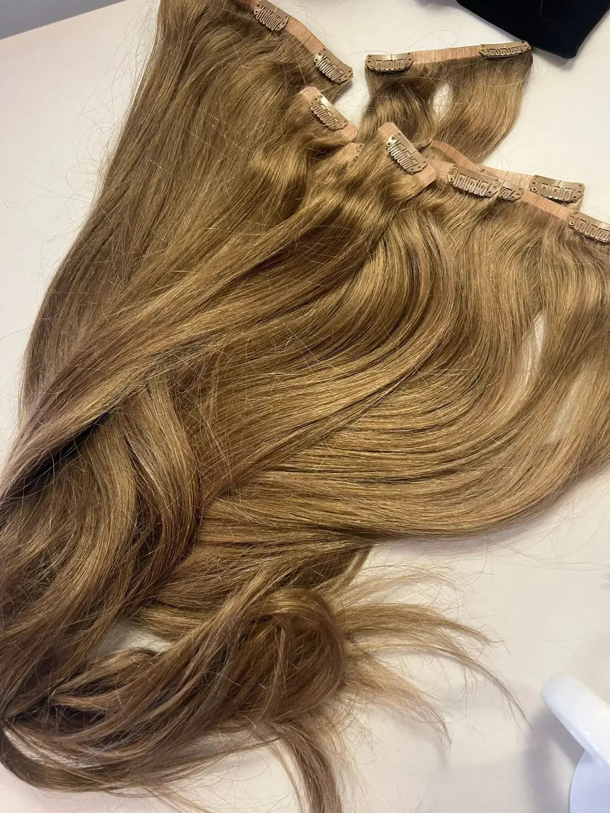 Aplique Tic Tac Invisi MOJO – Loiro Medio 55cm (Cabelo Humano) 160–170g MOJO